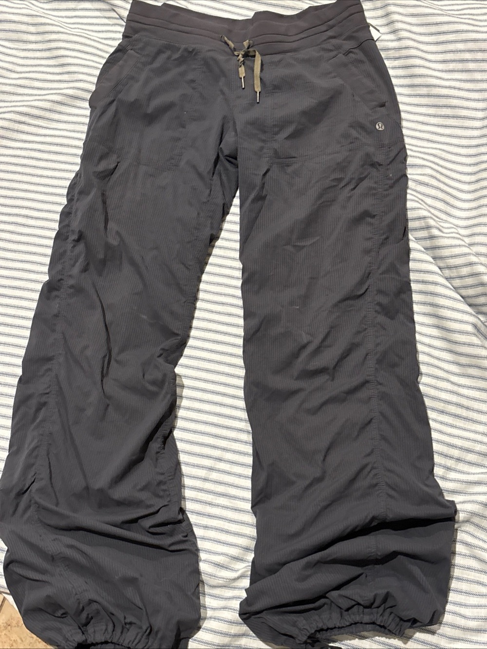 Y2K Retro Style Lululemon Studio Pant II Soot Gray Ruched Parachute pants Sz 8